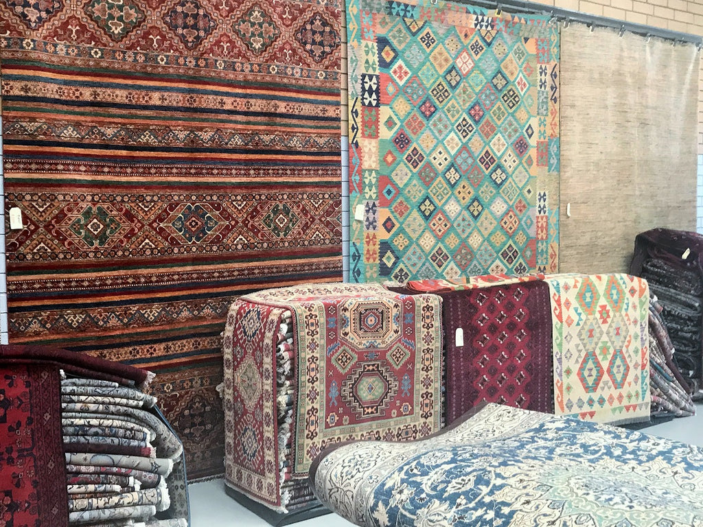 Persian Rug Importers Open To Public Sale