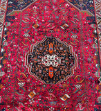 Persian Qashqai Shiraz Rug with Spacious Dimensions. Crafted with a Luxurious Hand Spun Wool Pile on a Wool Base.