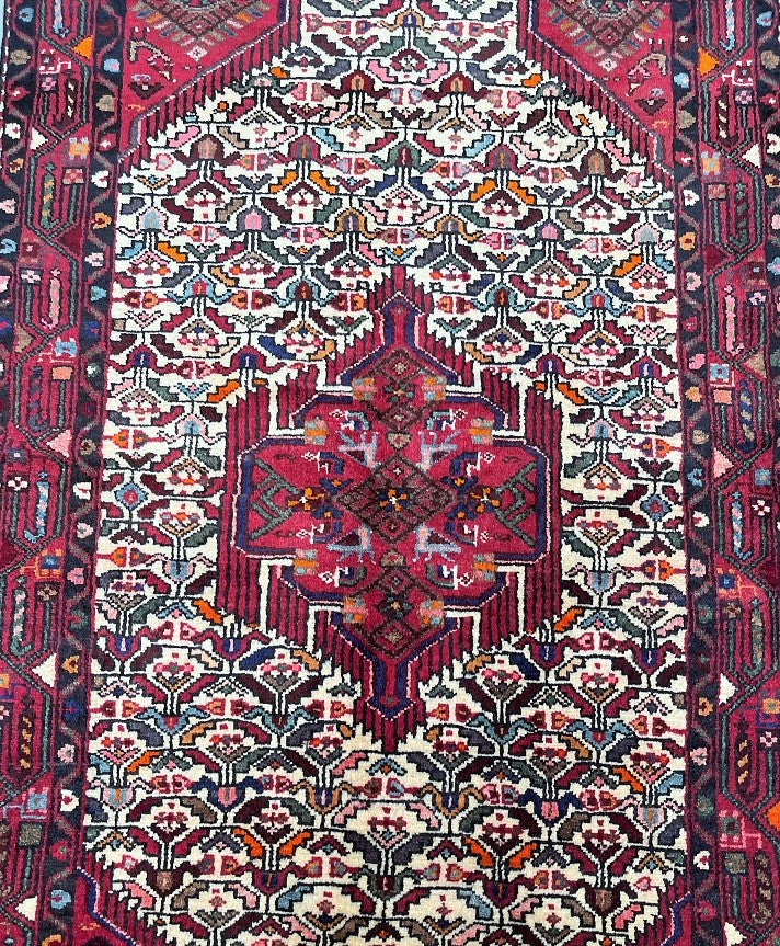 Tribal Persian Hamedan Rug 1.5x1m