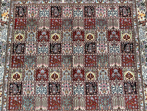 files/Square-persian-birjand-rug-195x202cm.jpg