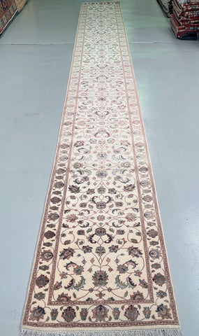 files/ivory-oriental-jaipur-runner-6m-hand-knotted-hall-runner.jpg