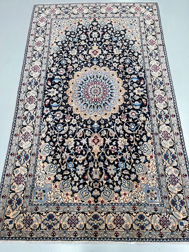 2.6x1.55m Vintage Nain Persian Rug